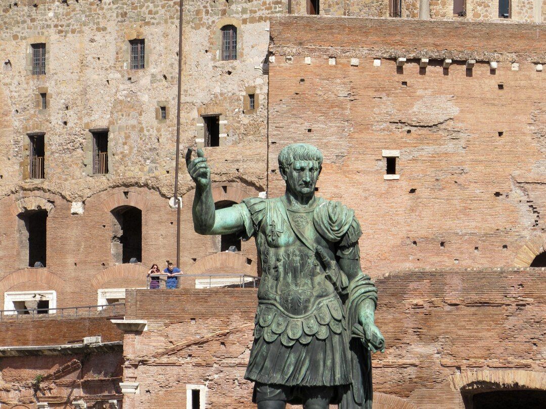 ancient roman statues